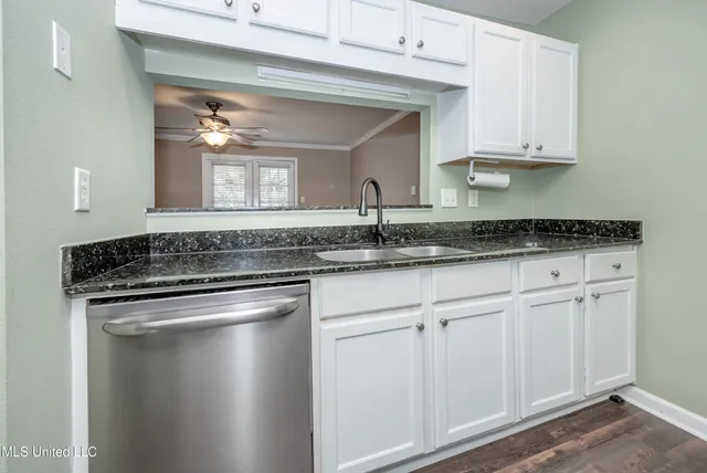 $234,000 | 2421 Beachview Drive, Unit H2, Ocean Springs, MS 39564