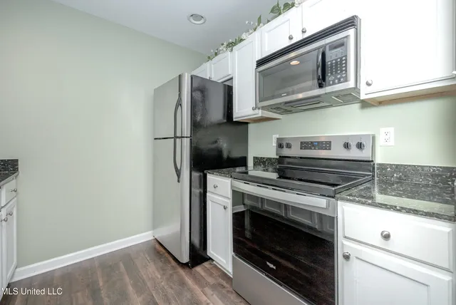 $234,000 | 2421 Beachview Drive, Unit H2, Ocean Springs, MS 39564