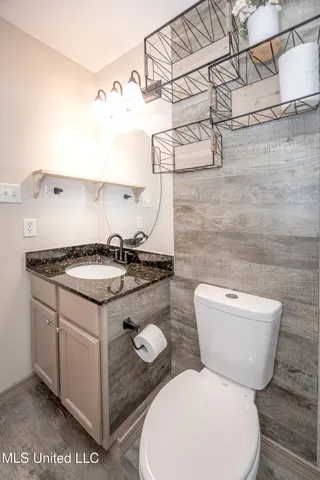 $234,000 | 2421 Beachview Drive, Unit H2, Ocean Springs, MS 39564