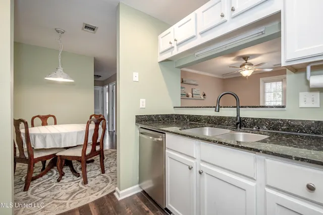 $234,000 | 2421 Beachview Drive, Unit H2, Ocean Springs, MS 39564