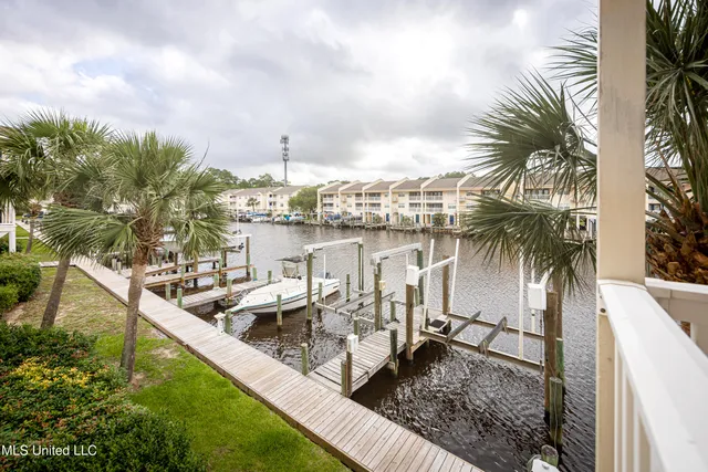 $234,000 | 2421 Beachview Drive, Unit H2, Ocean Springs, MS 39564