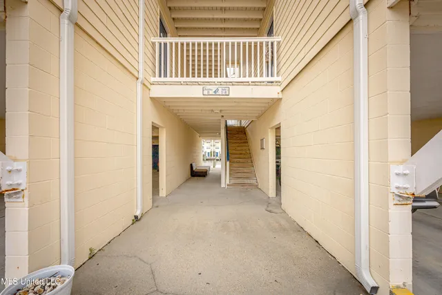 $234,000 | 2421 Beachview Drive, Unit H2, Ocean Springs, MS 39564