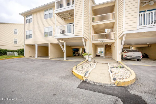 $234,000 | 2421 Beachview Drive, Unit H2, Ocean Springs, MS 39564