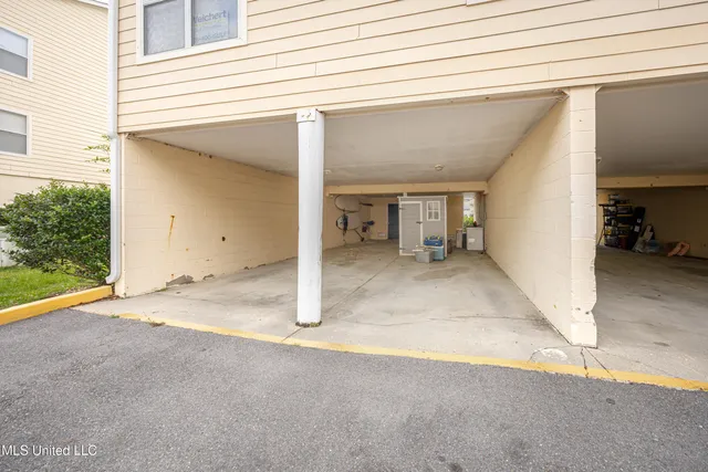 $234,000 | 2421 Beachview Drive, Unit H2, Ocean Springs, MS 39564