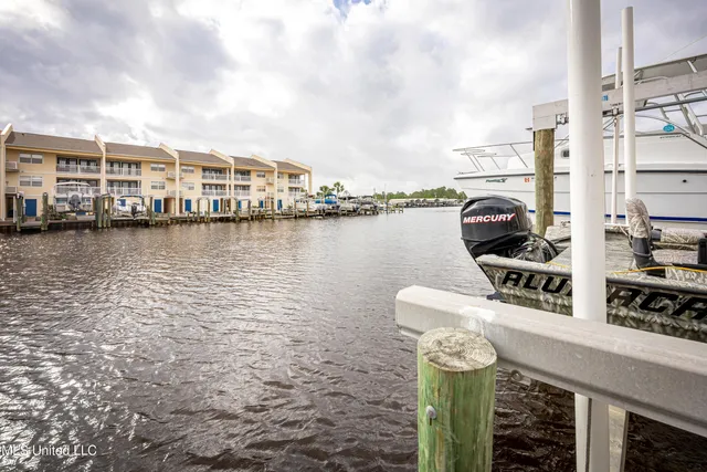 $234,000 | 2421 Beachview Drive, Unit H2, Ocean Springs, MS 39564