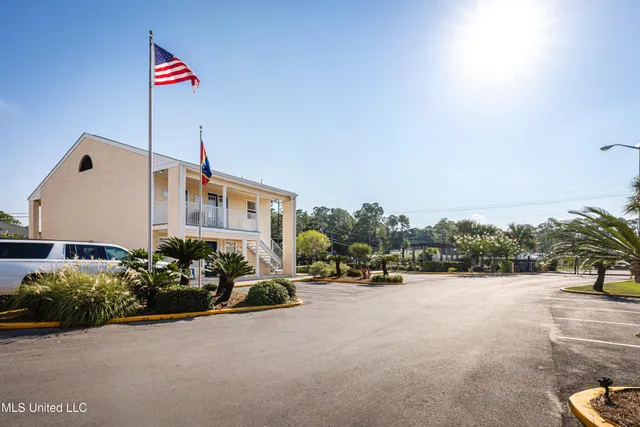 $234,000 | 2421 Beachview Drive, Unit H2, Ocean Springs, MS 39564