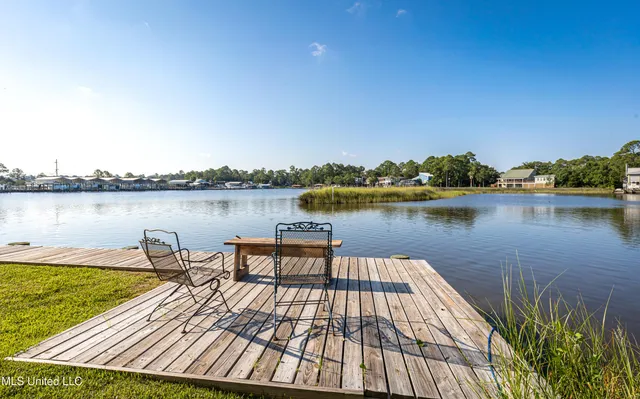 $234,000 | 2421 Beachview Drive, Unit H2, Ocean Springs, MS 39564