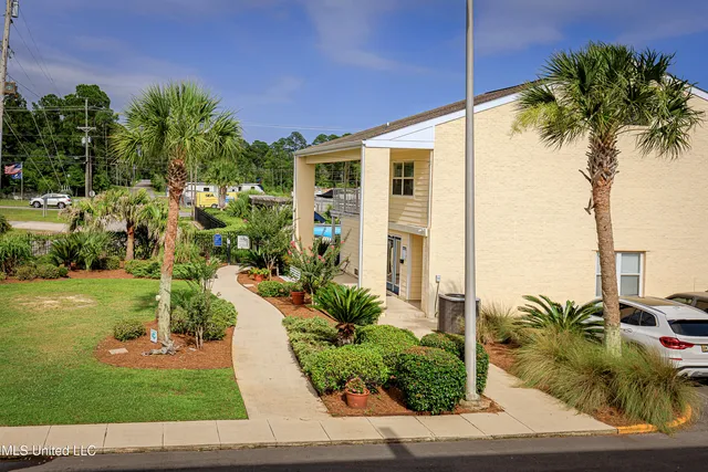 $234,000 | 2421 Beachview Drive, Unit H2, Ocean Springs, MS 39564