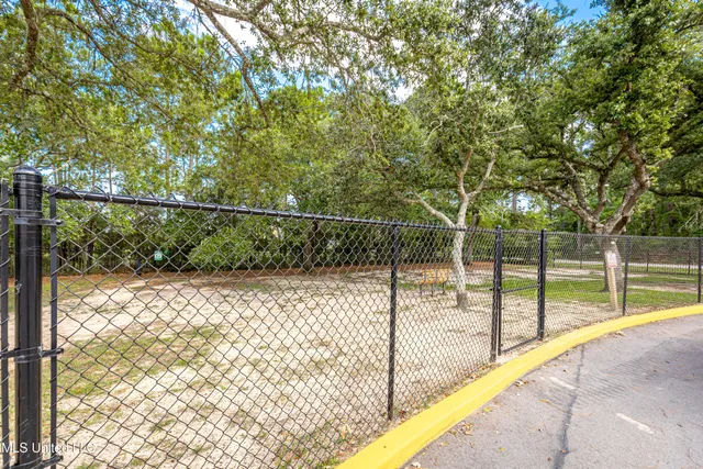 $234,000 | 2421 Beachview Drive, Unit H2, Ocean Springs, MS 39564