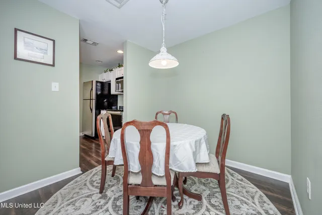 $234,000 | 2421 Beachview Drive, Unit H2, Ocean Springs, MS 39564