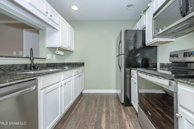 $234,000 | 2421 Beachview Drive, Unit H2, Ocean Springs, MS 39564