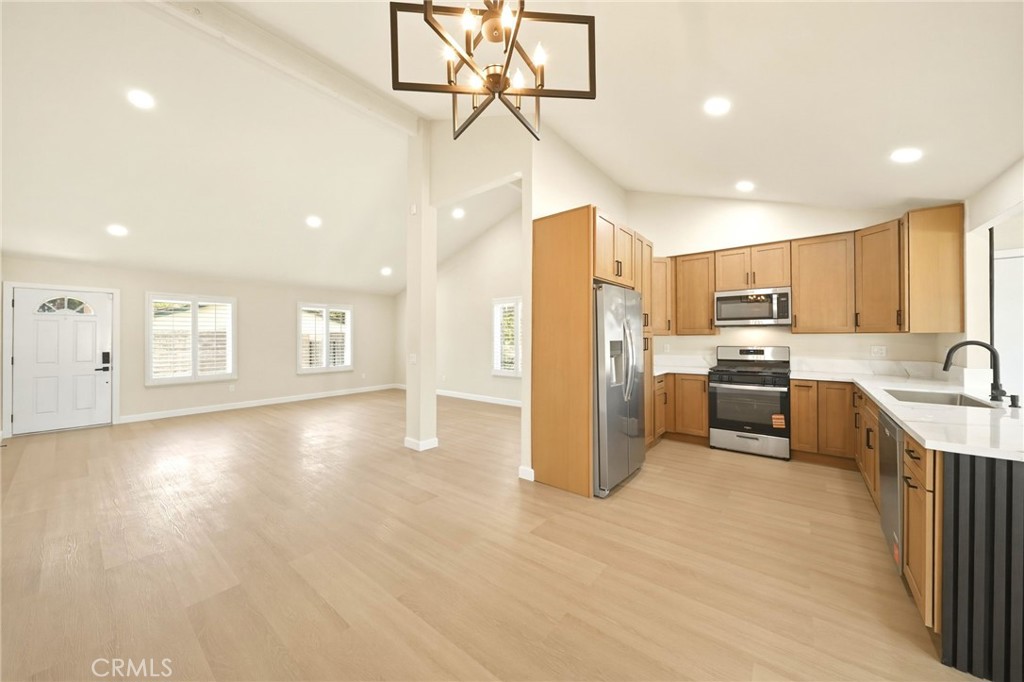 3073 Joshua Tree Road Riverside, CA 92503 - Photo 5 of 56