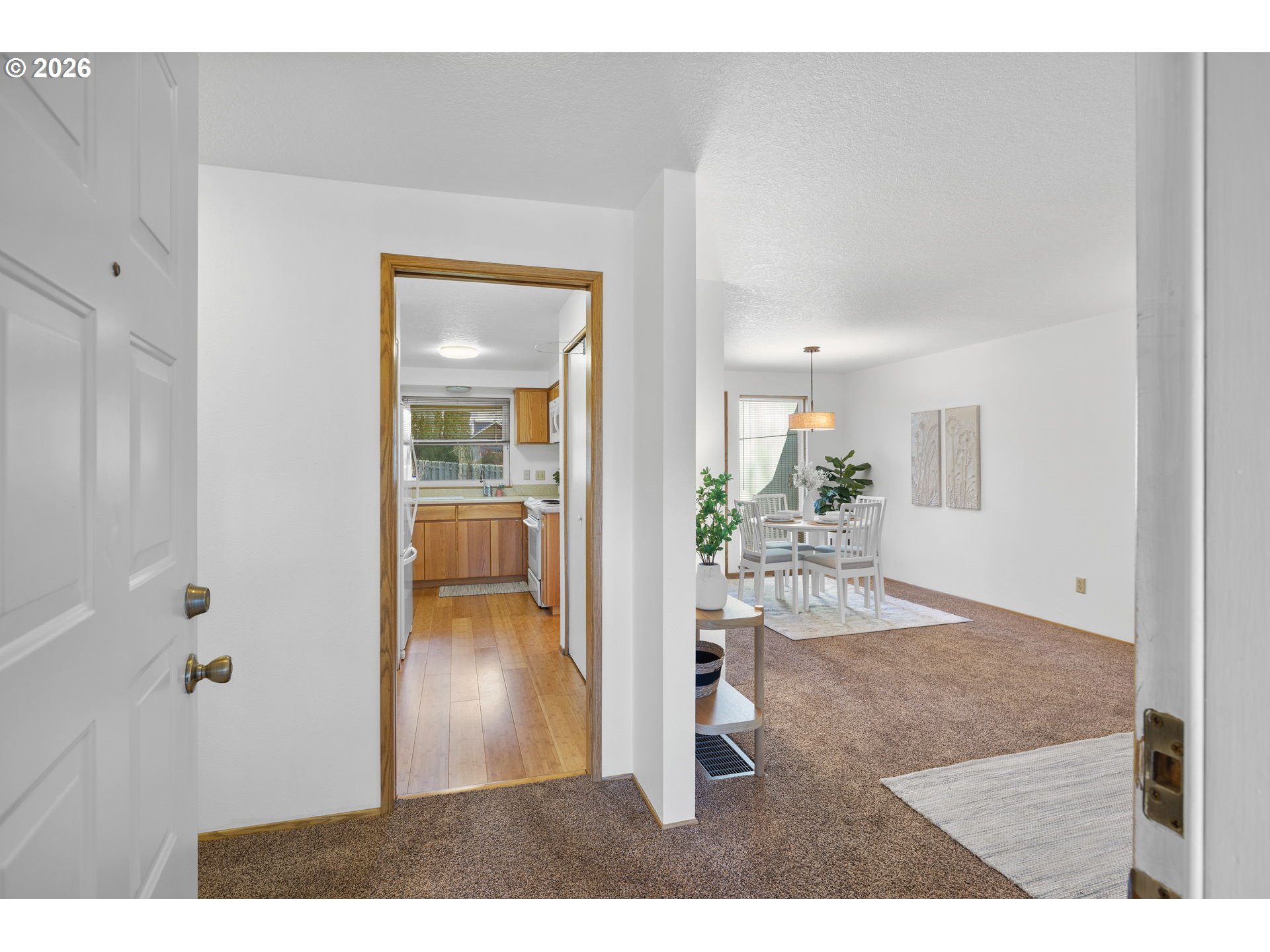 6445 Southwest 152nd Avenue Beaverton, OR 97007 - Photo 3 of 30 Entrance/Foyer