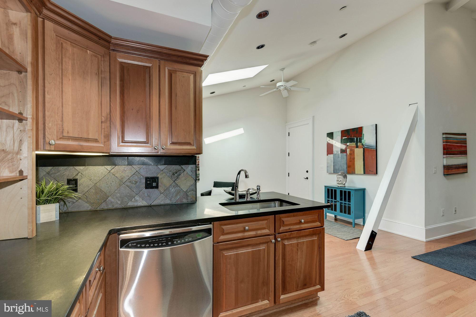 725 5th Street Southeast, Unit 32 Washington, DC 20003 - Photo 17 of 30 Kitchen