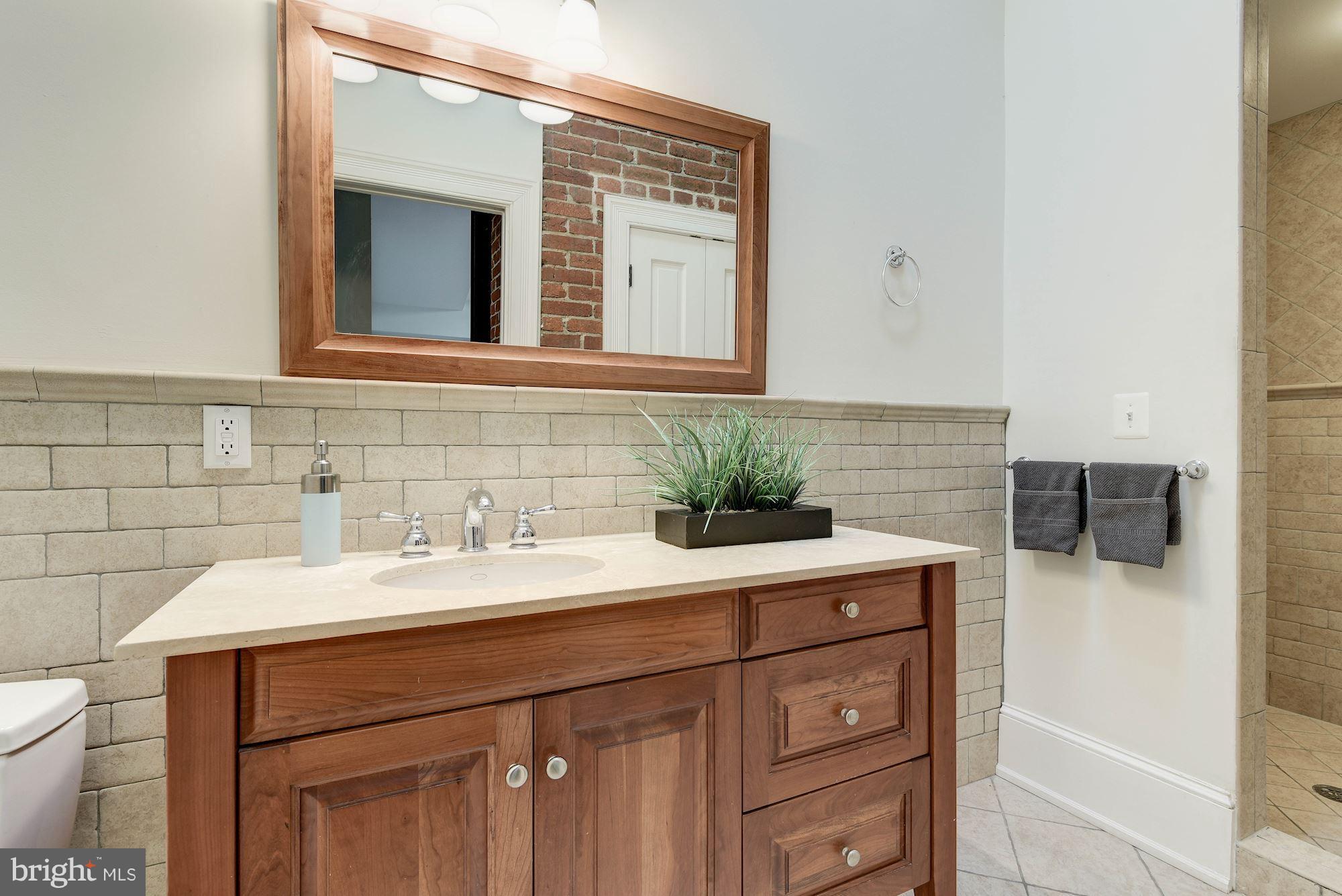 725 5th Street Southeast, Unit 32 Washington, DC 20003 - Photo 24 of 30 Bath (Master)