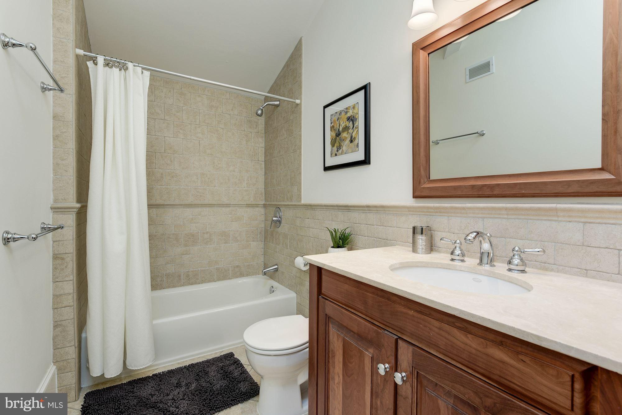 725 5th Street Southeast, Unit 32 Washington, DC 20003 - Photo 28 of 30 Guest Bath
