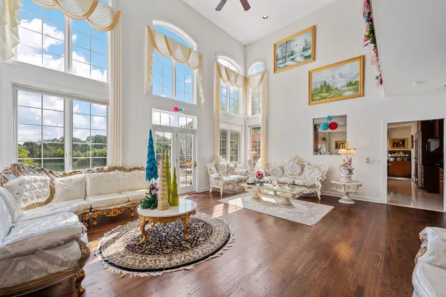 $1,200,000 | 28951 North Forest Lake Lane, Libertyville, IL 60048