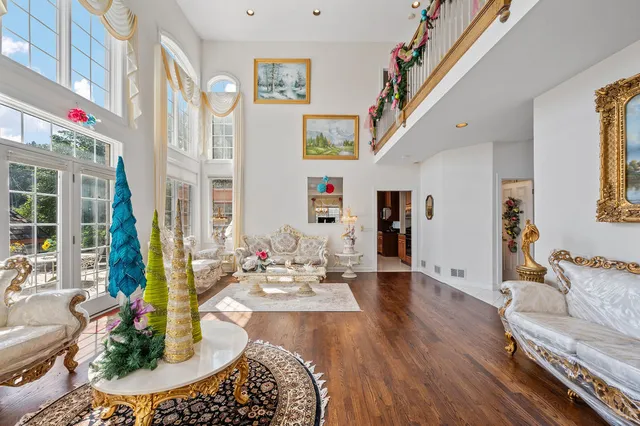 $1,200,000 | 28951 North Forest Lake Lane, Libertyville, IL 60048