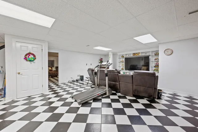 $1,200,000 | 28951 North Forest Lake Lane, Libertyville, IL 60048