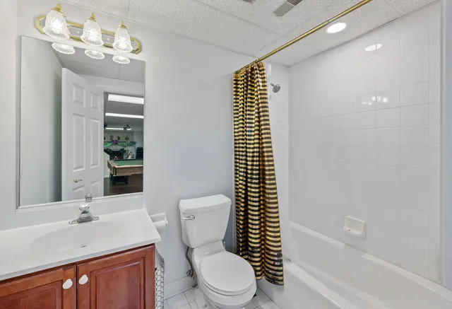 $1,200,000 | 28951 North Forest Lake Lane, Libertyville, IL 60048