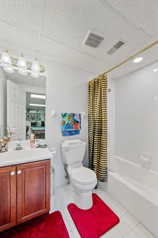 $1,200,000 | 28951 North Forest Lake Lane, Libertyville, IL 60048