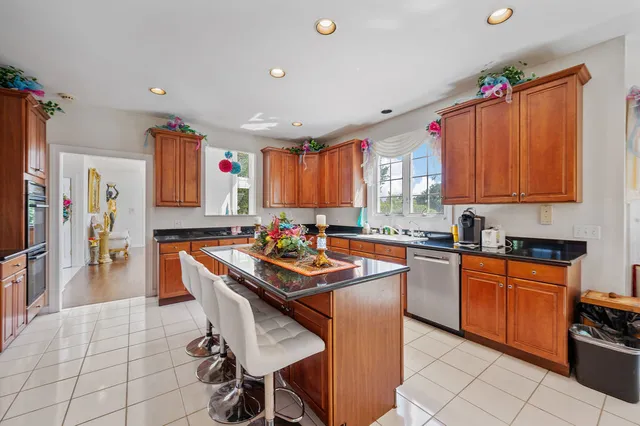 $1,200,000 | 28951 North Forest Lake Lane, Libertyville, IL 60048