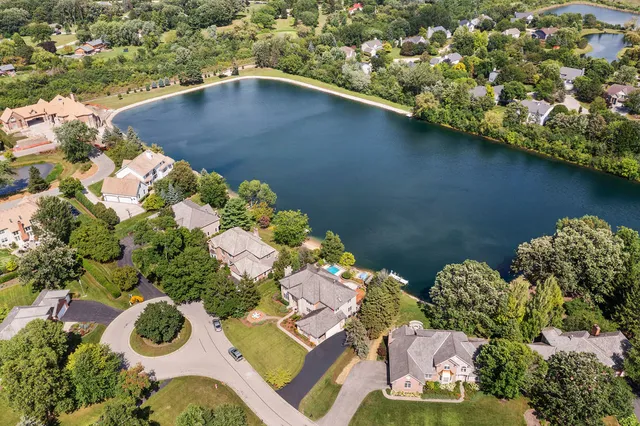 $1,200,000 | 28951 North Forest Lake Lane, Libertyville, IL 60048
