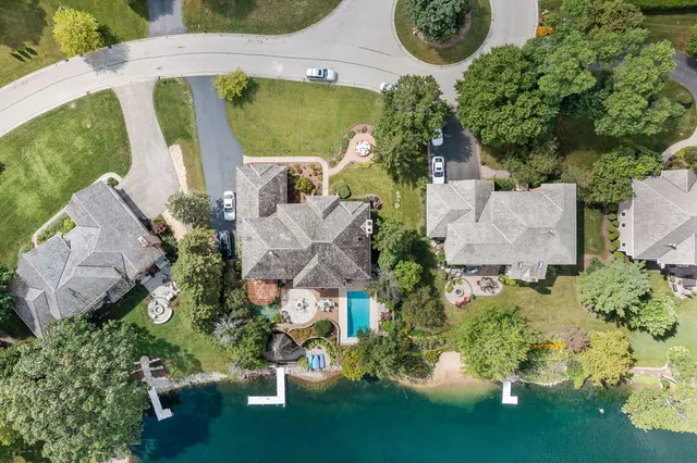 $1,200,000 | 28951 North Forest Lake Lane, Libertyville, IL 60048