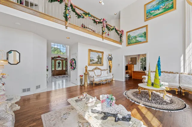 $1,200,000 | 28951 North Forest Lake Lane, Libertyville, IL 60048