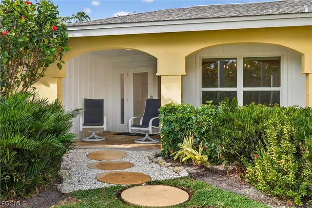 $1,089,000 | 1103 Captains Walk Street, Sanibel, FL 33957