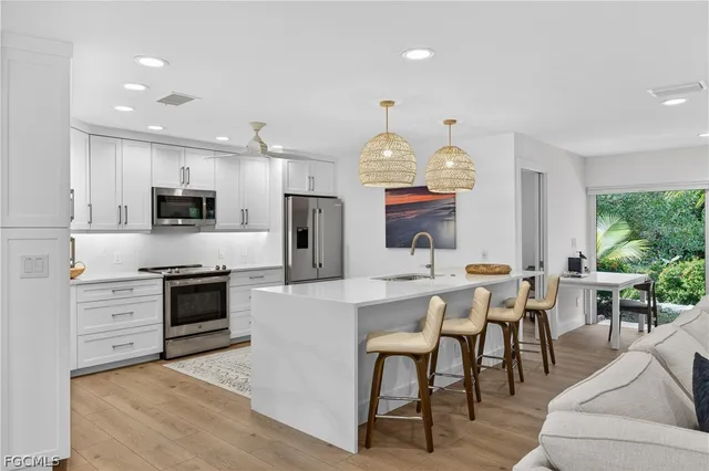 $1,089,000 | 1103 Captains Walk Street, Sanibel, FL 33957