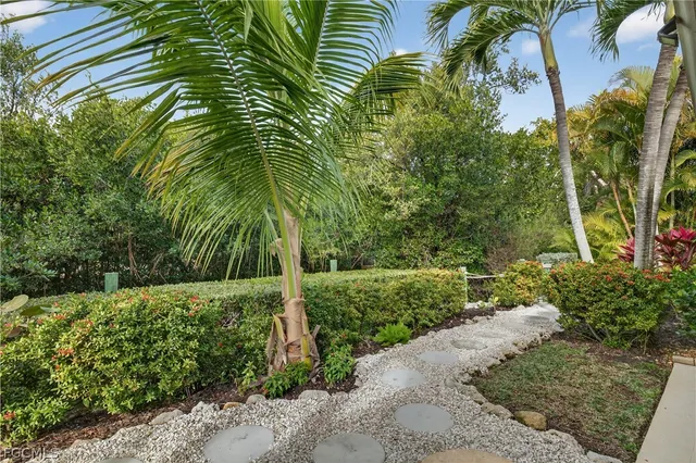 $1,089,000 | 1103 Captains Walk Street, Sanibel, FL 33957