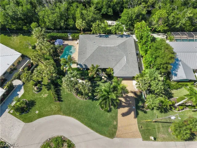 $1,089,000 | 1103 Captains Walk Street, Sanibel, FL 33957