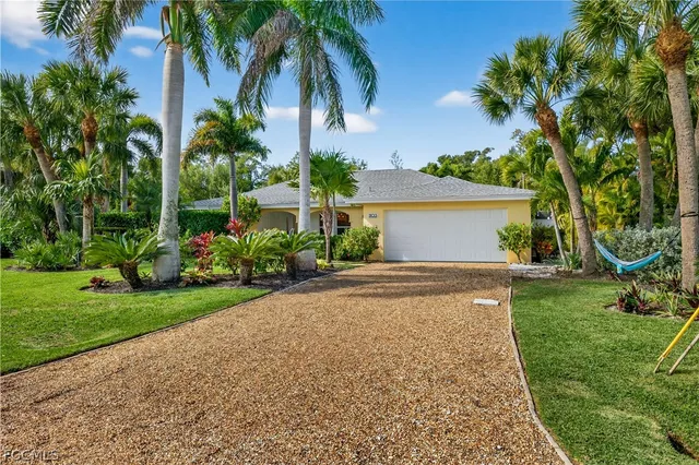 $1,089,000 | 1103 Captains Walk Street, Sanibel, FL 33957
