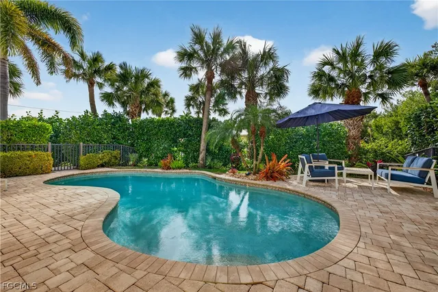 $1,089,000 | 1103 Captains Walk Street, Sanibel, FL 33957