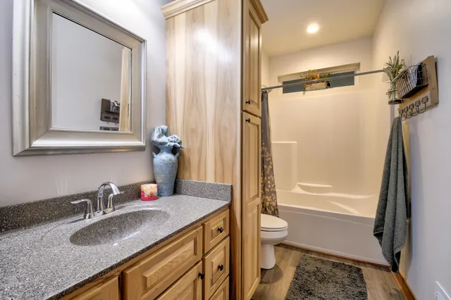 $369,900 | 430 Emerald Court, Kewaskum, WI 53040