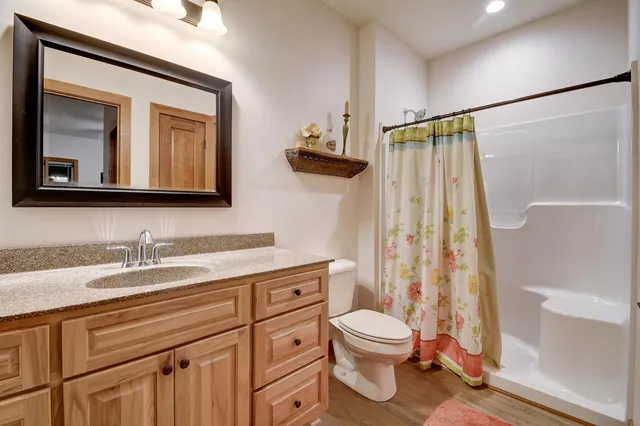 $369,900 | 430 Emerald Court, Kewaskum, WI 53040