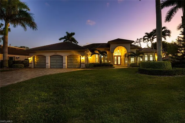$2,395,000 | 7084 Peach Blossom Court, Naples, FL 34113