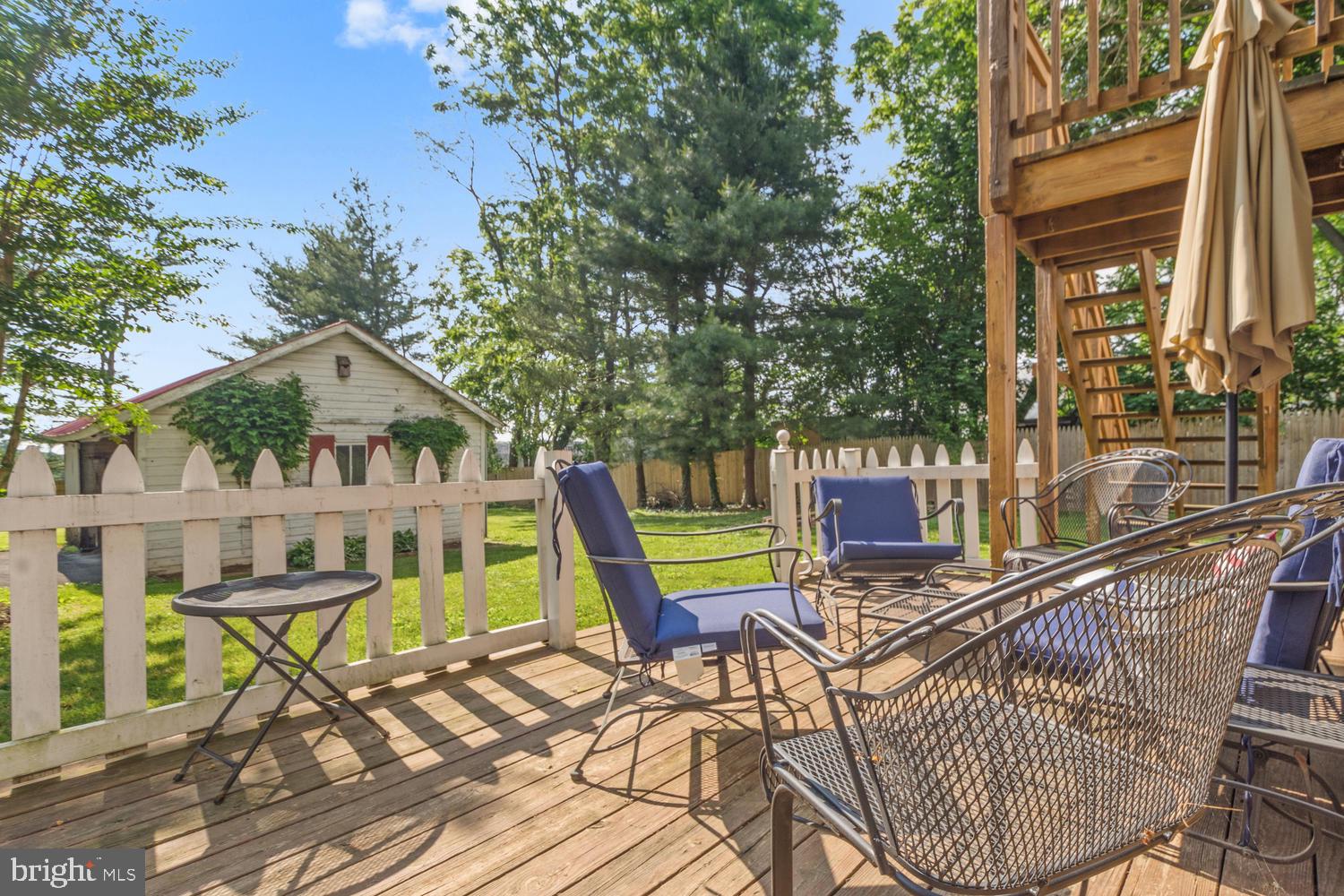 21416 Laytonsville Road Gaithersburg, MD 20882 - Photo 45 of 48 Back Deck