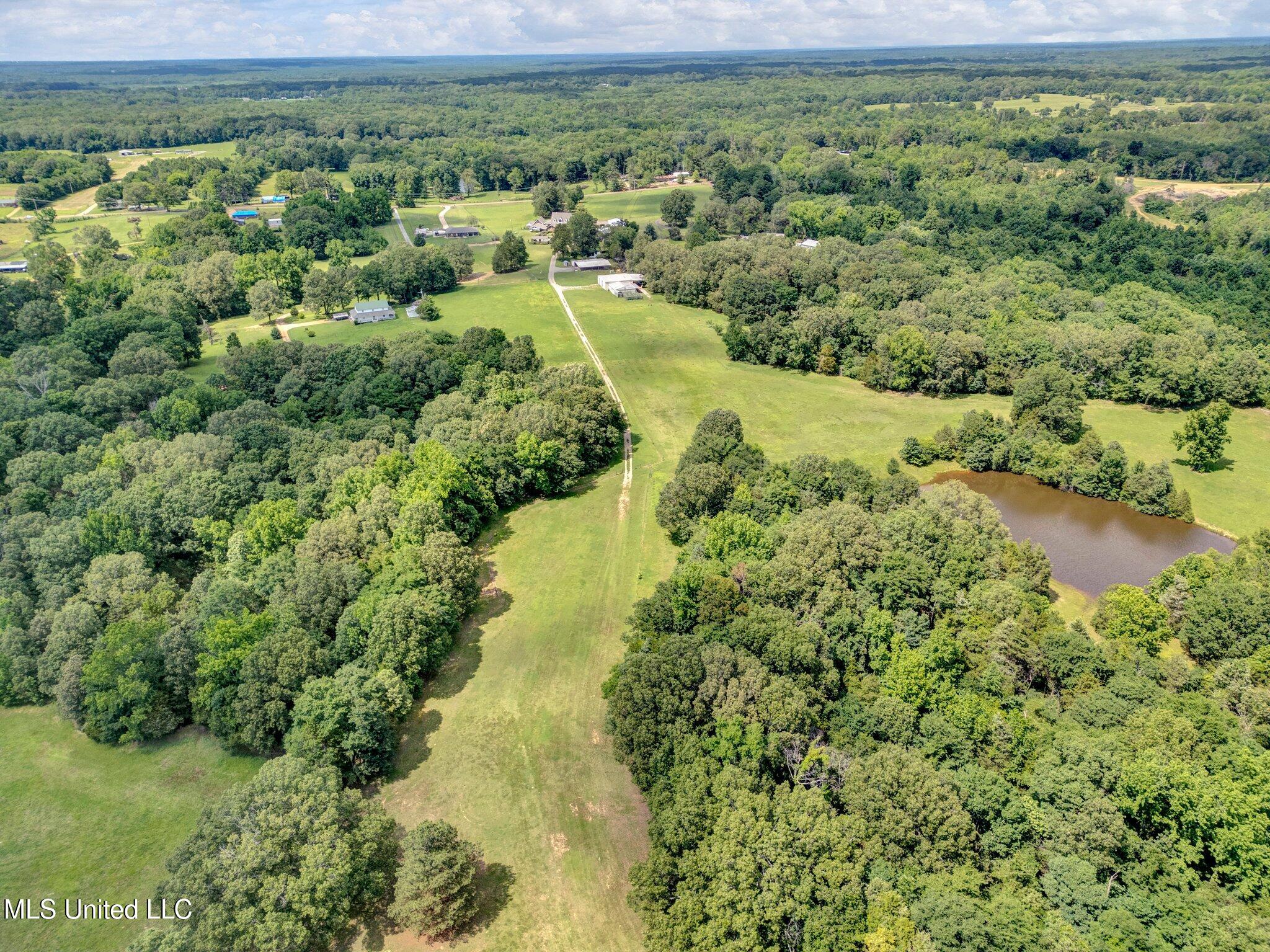 3260 Peyton Road Coldwater, MS 38618 - Photo 23 of 84 11-web-or-mls-DJI_0477