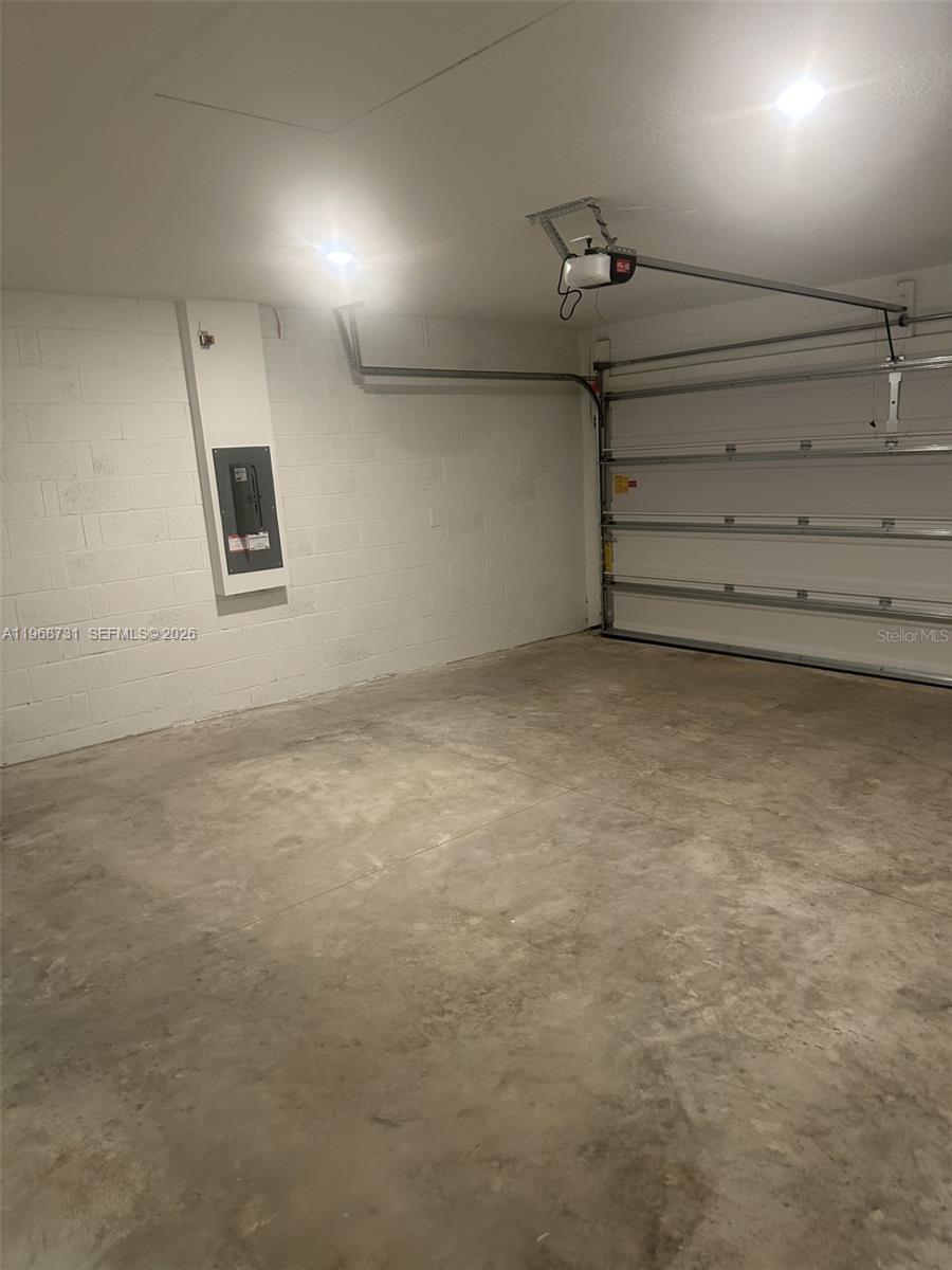 13110 Southwest 89th Street Dunnellon, FL 34432 - Photo 7 of 8 a view of an empty room