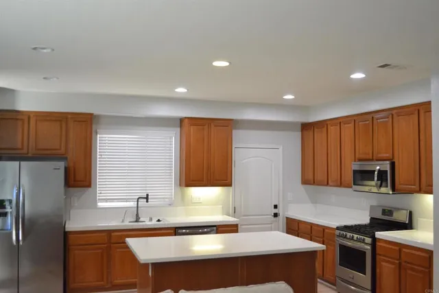 $689,000 | 34592 Wintersweet Lane, Winchester, CA 92596