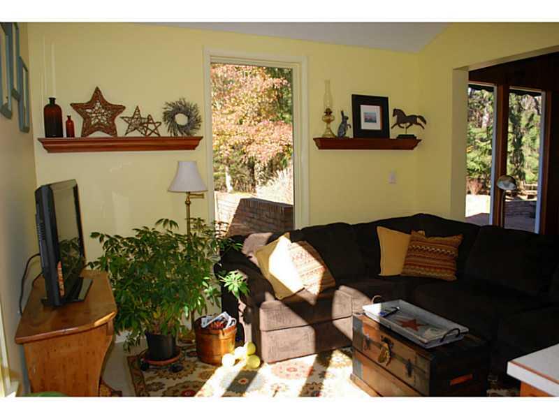 4 McDowell Road Ligonier, PA 15658 - Photo 13 of 25 Den/Family/Great Room.