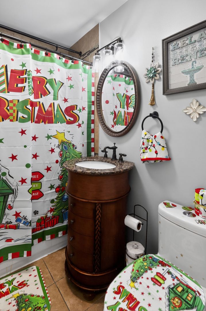 3446 West 74th Street Chicago, IL 60629 - Photo 15 of 30 a room with toys and wooden floor