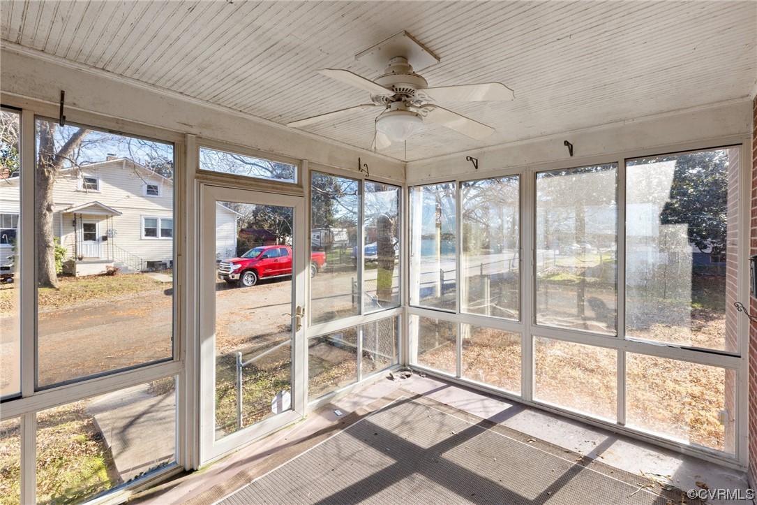 406 Riverside Avenue Hopewell, VA 23860 - Photo 23 of 38 a view of a room with a large window