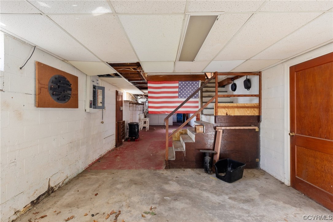 406 Riverside Avenue Hopewell, VA 23860 - Photo 28 of 38 a view of a room with furniture