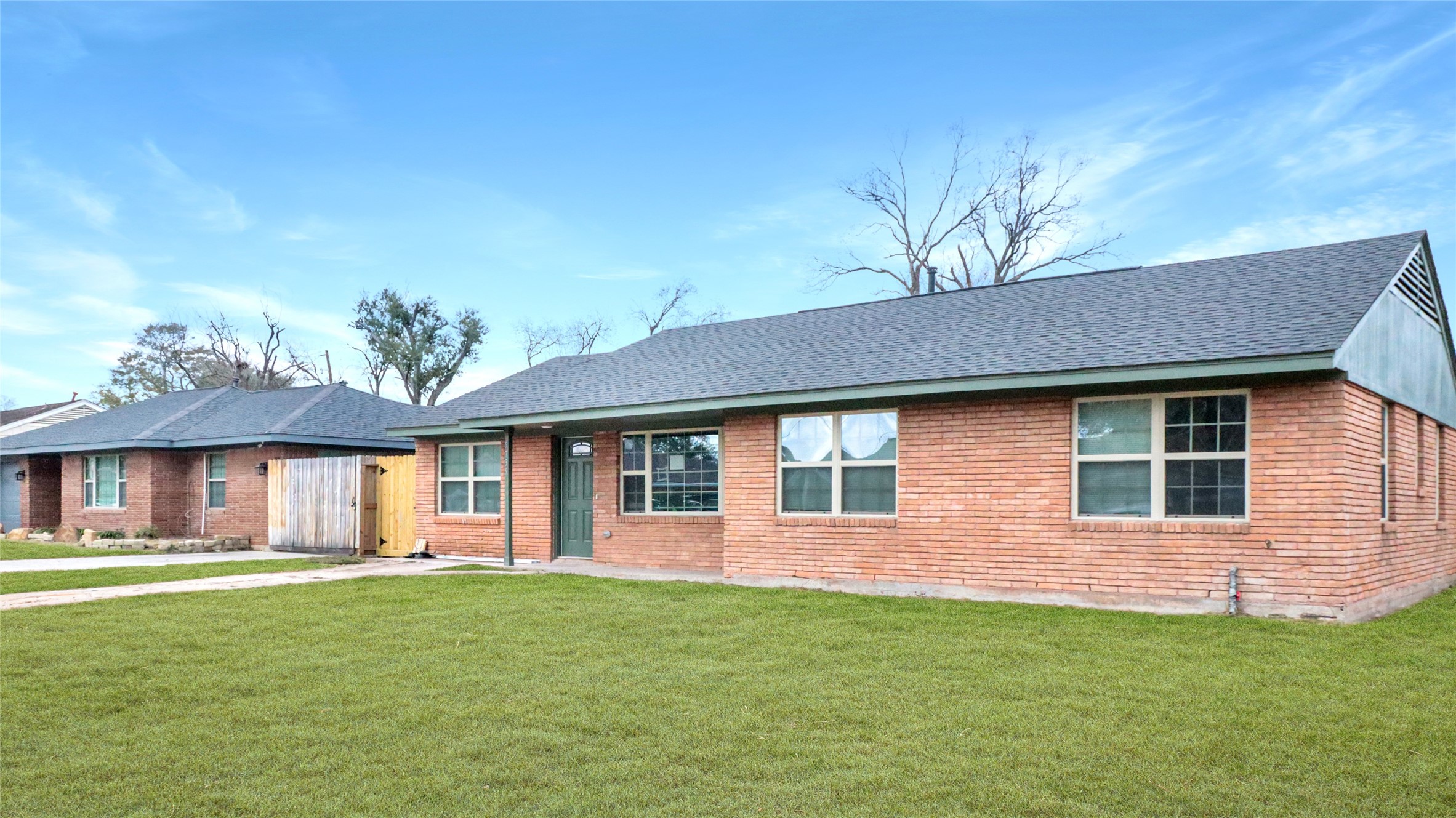 5739 Turtle Creek Road Houston, TX 77017 - Photo 2 of 27