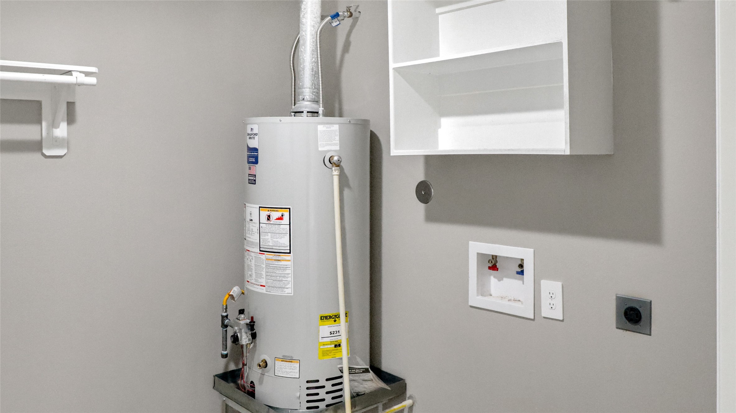 5739 Turtle Creek Road Houston, TX 77017 - Photo 24 of 27 Laundry room inside home.