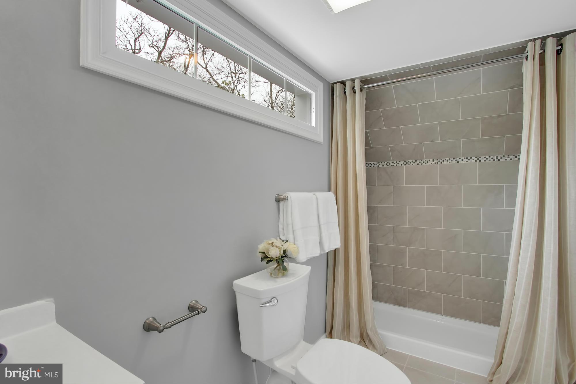6639 Loch Hill Road Baltimore, MD 21239 - Photo 22 of 30 Bath
