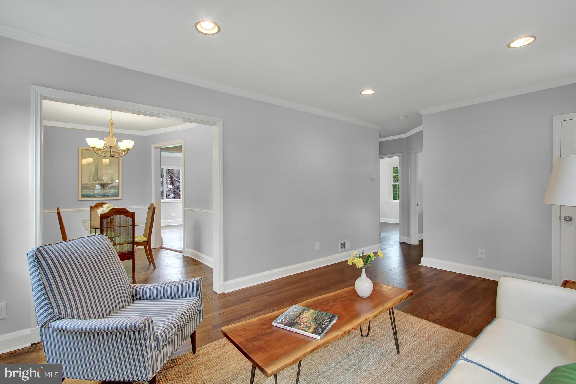6639 Loch Hill Road Baltimore, MD 21239 - Photo 5 of 30 Living Room